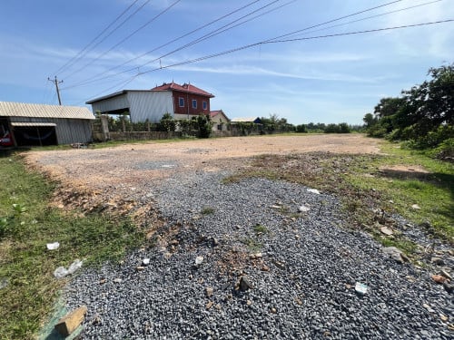 ដីលក់ នៅលើផ្លូវលេខ 41 ដីជាប់ថ្នល់ជាតិ 25X60