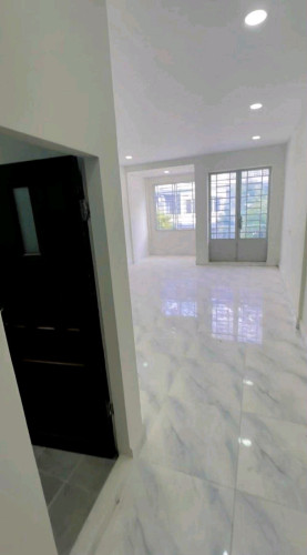 ផ្ទះអាជីវកម្មលក់ 85000$ បង់ 35000$ ចុះជូន10000$ភ្លាមៗ ផ្ទេរឈ្មោះកាត់ប្លង់រឹងជូន