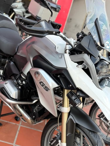បញ្ចុះតម្លៃ​ពិសេស​ BMW GS