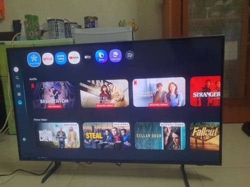 ថ្មីកេស Samsung 43" QLED7F ផលិតផលសុទ្ធពីក្រុមហ៊ុន ធានារយះពេល ១ឆ្នាំ