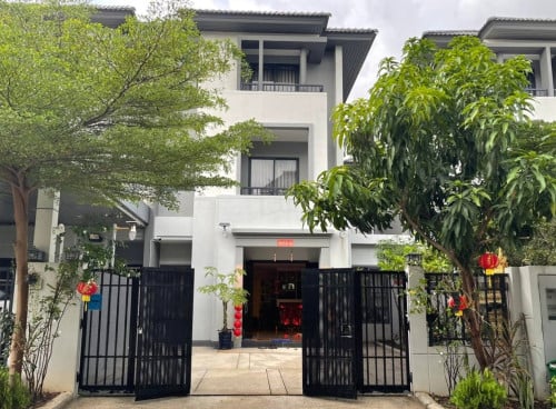 ๐ฆVilla Available for Urgent Sale at a Special Price (Negotiable).