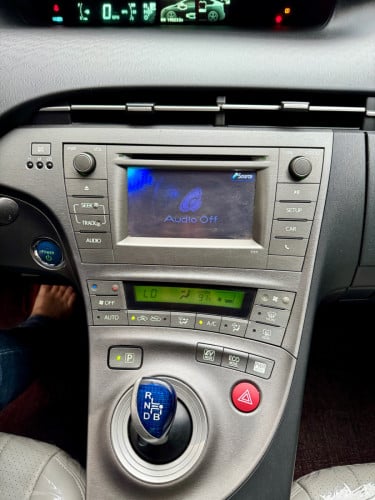 🚘 បង់រំលស់​១០០%ពុំចាំបាច់មានប្រាក់ចូលរួម​💰ការប្រាក់​0.65% 2013 Toyota Prius option2 (ក្រដាសពន្ធ)