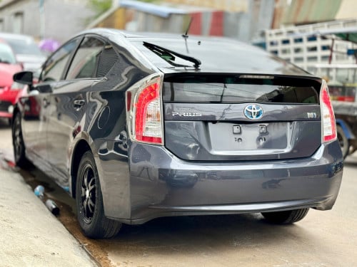 🚘 បង់រំលស់​១០០%ពុំចាំបាច់មានប្រាក់ចូលរួម​💰ការប្រាក់​0.65% 2013 Toyota Prius option2 (ក្រដាសពន្ធ)