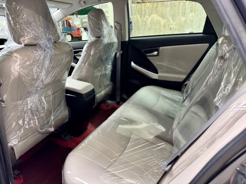 🚘 បង់រំលស់​១០០%ពុំចាំបាច់មានប្រាក់ចូលរួម​💰ការប្រាក់​0.65% 2013 Toyota Prius option2 (ក្រដាសពន្ធ)