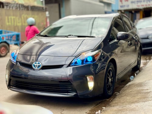 🚘 បង់រំលស់​១០០%ពុំចាំបាច់មានប្រាក់ចូលរួម​💰ការប្រាក់​0.65% 2013 Toyota Prius option2 (ក្រដាសពន្ធ)