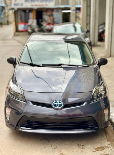 🚘 បង់រំលស់​១០០%ពុំចាំបាច់មានប្រាក់ចូលរួម​💰ការប្រាក់​0.65% 2013 Toyota Prius option2 (ក្រដាសពន្ធ)