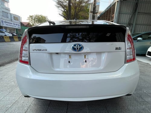 🚘2012 Toyota Prius Option3 ក្នុងលឿង