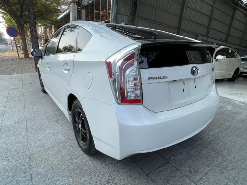 🚘2012 Toyota Prius Option3 ក្នុងលឿង