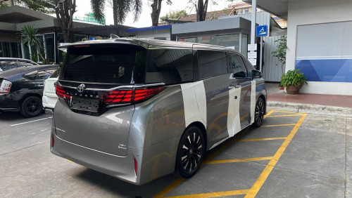 Alphard 2024