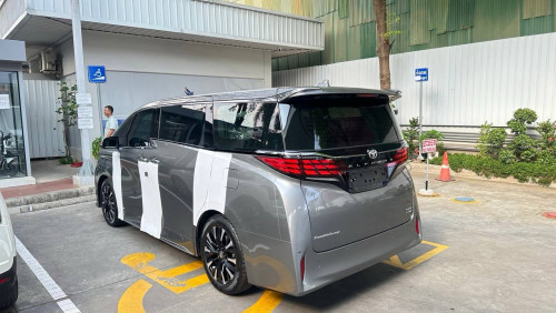 Alphard 2024