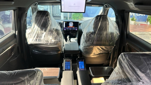 Alphard 2024