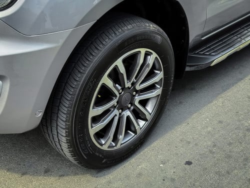 FORD EVEREST