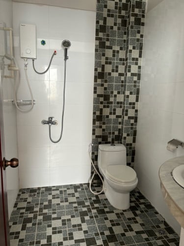 Full furnished Studio apartment with elevator _带电梯的精装修单间公寓