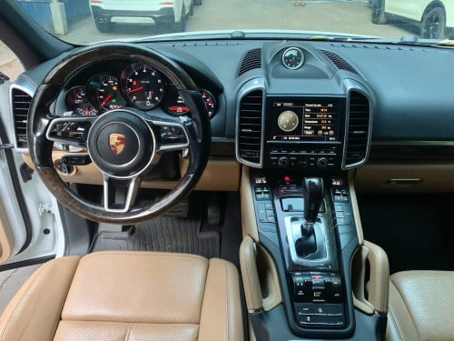Porsche 2016 សាំងសុទ្ធ