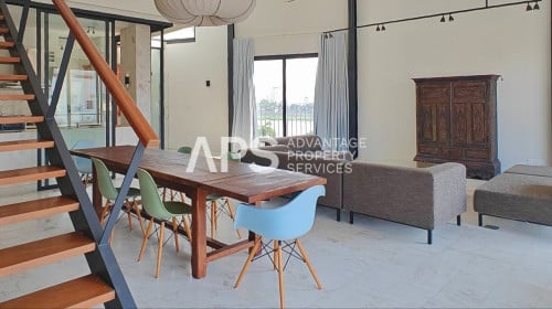 Renovated 4 Bedroom Apartment For Sale | Daun Penh | Phnom Penh