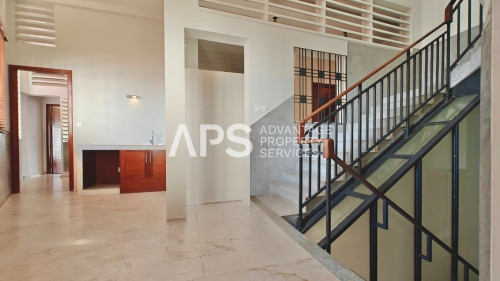 Renovated 4 Bedroom Apartment For Sale | Daun Penh | Phnom Penh