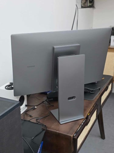 SAMSUNG M9 Smart Monitor