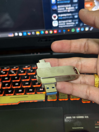 USB 3.0 32GB មុខពីរ ប្រើជាមួយទូរសព័្ទនិងកុំព្យូរទ័រ