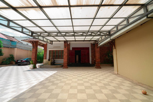 Villa For Rent At In BKK1 | Big Space For Parking