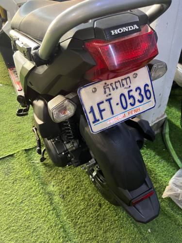Zoomer016