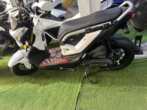 Zoomer016
