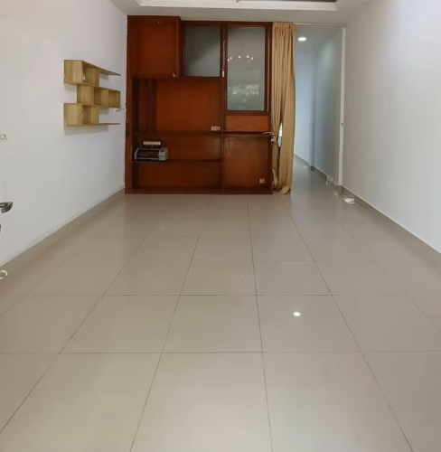ផ្ទះលក់នៅជិតប្រលានថ្មី