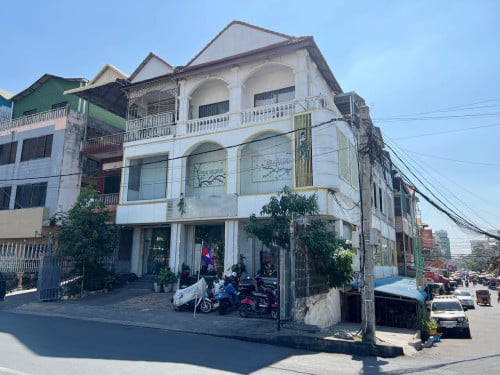 ផ្ទះសម្រាប់លក់ | House for sale on Russian Federation Street