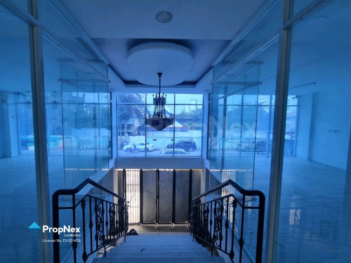 🏢 Building for Rent – in BKK3