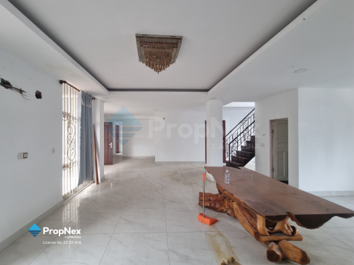 🏢 Building for Rent – in BKK3