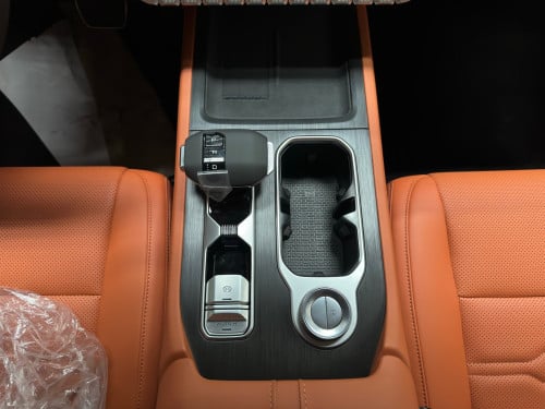👉Nissan Z9 ឆ្នាំ 2026 Full option 37500$