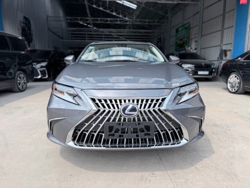 2013 Lexus ES300h ឡើងមុខហើយ ឡានស្អាត