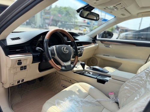 2013 Lexus ES300h ឡើងមុខហើយ ឡានស្អាត