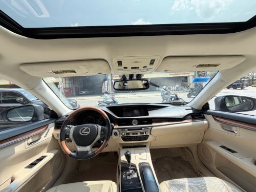 2013 Lexus ES300h ឡើងមុខហើយ ឡានស្អាត