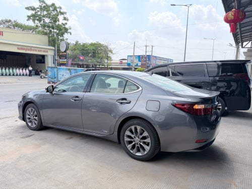 2013 Lexus ES300h ឡើងមុខហើយ ឡានស្អាត
