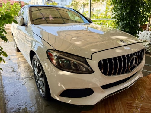 Mercedes-Benz C300.ឈ្មោះខ្ញុំផ្ទាល់