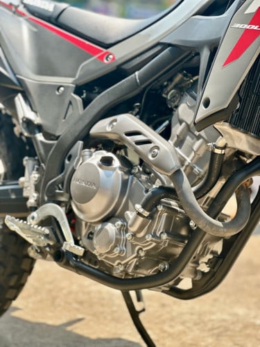 CRF 300L ឆ្នាំ2025 ម៉ូតូ គីឡូសិន មួយរយជាង ម៉ូតូខ្ចី