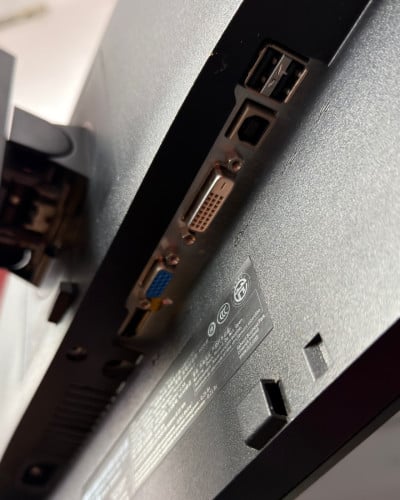 DELL 22” Full HD