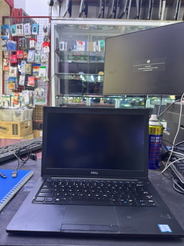 Dell Latitude 7280 Core I 5 (6 gendered)Ram 4 ssd 128GB