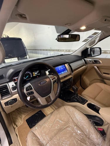 Ford Everest 2021