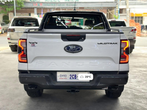 Ford Wildtrak 2023 ថ្មីណាស់ 4000km