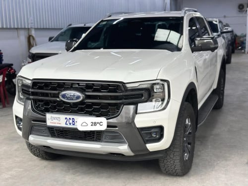 Ford Wildtrak 2023 ថ្មីណាស់ 4000km