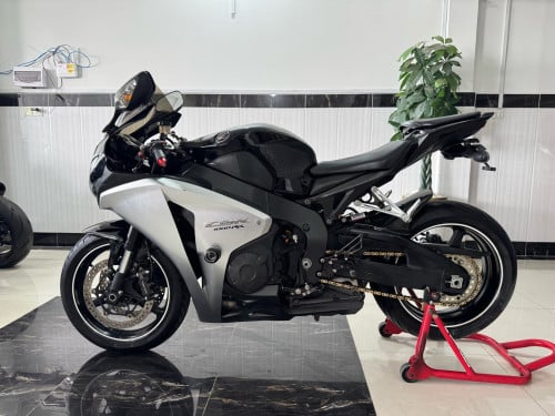 Honda CBR1000RR 2011 full tax paper