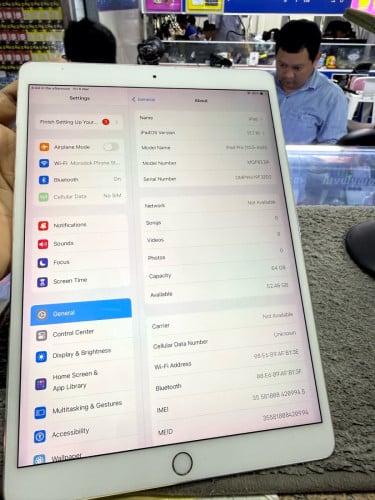 iPad Pro 10.5 Memory64G Sim WiFi 95% មានឆ្នាំងសាក