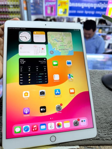 iPad Pro 10.5 Memory64G Sim WiFi 95% មានឆ្នាំងសាក