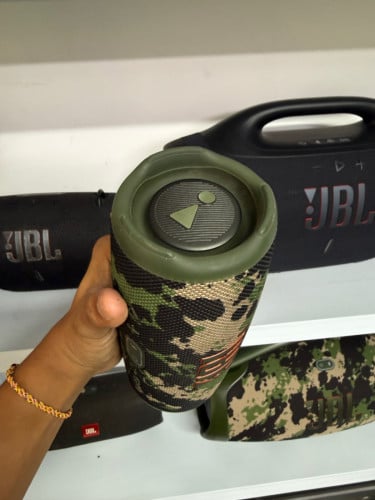 JBL Charge5 នៅស្អាតសំណុំសំឡេងល្អ