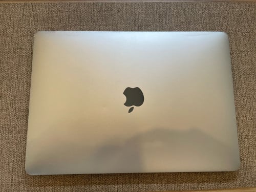 Macbook pro 2018 i7 512g Touch bar
