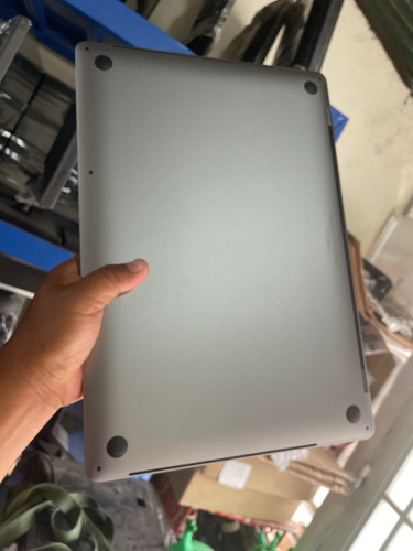 MacBook Pro 2019 ci7 ram 16gb ssd 500gb VGA 8GB 99%