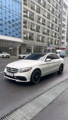 Mercedes C300 បង់រំលោះសុទ្ធ 100%