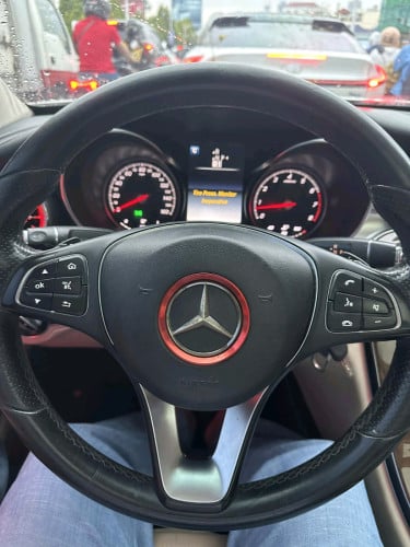 Mercedes C300 បង់រំលោះសុទ្ធ 100%