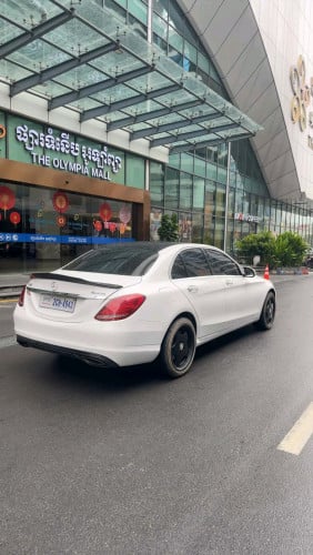 Mercedes C300 បង់រំលោះសុទ្ធ 100%